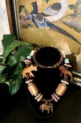 Vintage Unique Safari Theme Wood Stone & Shell Necklace F17  - Image 1 of 4