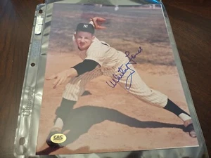 WHITEY FORD HOF LEGEND GENUINE AUTHENTIC HAND SIGNED AUTOGRAPHED 8X10 PHOTO CAS - Picture 1 of 5