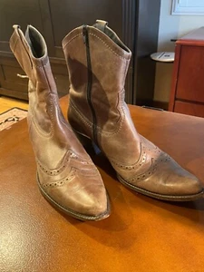 Paul Green Brown Distressed Leather Short Shaft Wingtip Bootie Sz 11M 42 - Picture 1 of 12