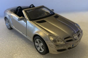 Maisto Mercedes-Benz SLK 1/37 Parabrezza incrinato - Foto 1 di 4