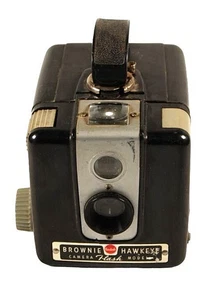 KODAK BROWNIE HAWKEYE, Flash Model - 620 Roll Film Camera - Picture 1 of 6