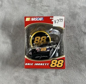Dale Jarrett #88 UPS Christmas Ornament 1:64 Nascar Racing 2005 datiert neu versiegelt - Bild 1 von 3