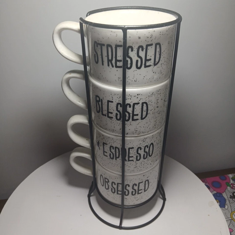 Juego de 4 tazas apilables de loza blanca con estante de metal negro 8 floz 237 ml cada una Foto 1 de 1