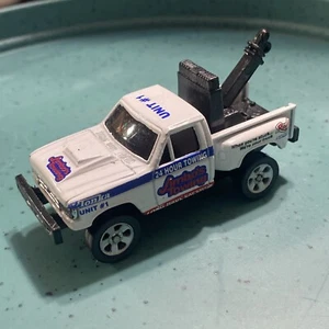 Maisto Ford Pick-Up (Tow Truck) 1:64 Diecast Ford F150 Pickup Truck - Picture 1 of 5