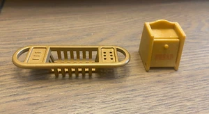 Calico Critters Bathtub Rack and Bread Box Sylvanian Families - Picture 1 of 4