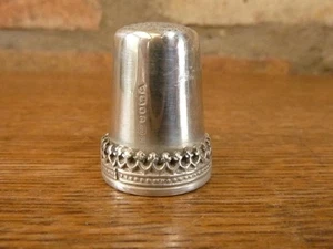 A nice Vintage Hallmarked Silver Thimble London 1988 - Picture 1 of 1
