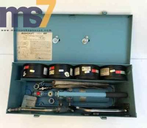 ASHCROFT 1327-DG PORTABLE TEST PUMP HYDRAYULIC GAUGE COMPARATOR SET 700 BAR - Picture 1 of 11