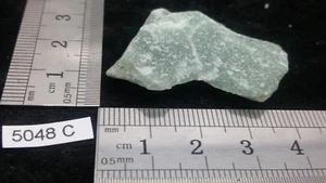 QUARTZ VERT pierre brute mineraux lithotherapie esoterisme collection reiki brut - Imagen 1 de 1