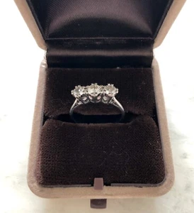 Ladies Fine Delicate White Gold Diamond Ring 3 Stones Rare Vintage 1930’s - Picture 1 of 9