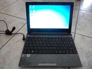 NETBOOK ACER ASPIRE ONE D260 - Foto 1 di 4