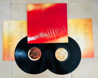 THE CURE VINYL 2 LP KISS ME KISS ME SPAIN INNER 1987 - Image 1 of 4