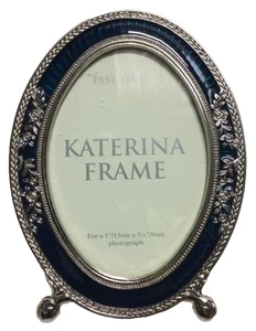 Past Times Katerina Oval Frame Pewter & Enamel 13 cm x 9 cm Photo Frames - Picture 1 of 11