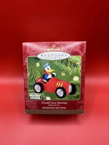 Hallmark Keepsake Ornament Mickey & Co "Donald Goes Motoring" - 2001 Paperino - Foto 1 di 2
