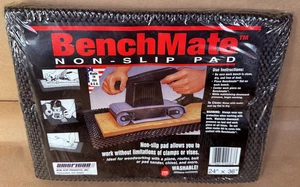 BenchMate Tappetino Antiscivolo Antiscivolo Banco da Lavoro NUOVO 24” X 36” Legno Funzionante Made USA - Foto 1 di 8