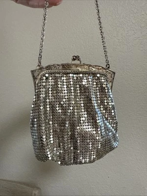 Bolso de noche pequeño brillante vintage Whiting & Davis EE. UU. de malla plateada Foto 1 de 4