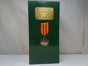 King & Country- The Sands of Iwo Jima IWJ004 TAKE COVER! - Picture 1 of 4
