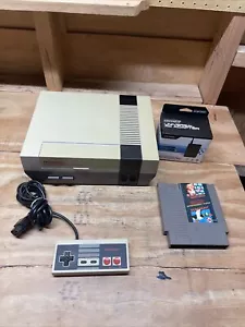 Nintendo Entertainment System Console + 1 Controller, Cords & Mario Duck Hunt - Picture 1 of 10