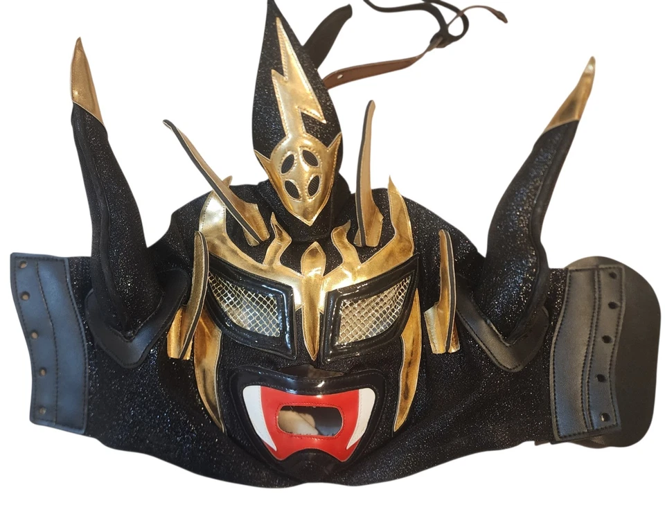 亲笔签名黑色 Jushin Thunder Liger 职业摔跤面具 — 第 1/4 张图片