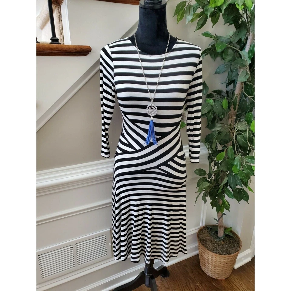 Vestido ECI Newyork Mujer Blanco y Negro Rayón Cuello Redondo Manga Larga Hasta la Rodilla S Foto 1 de 4