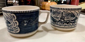 (2) Rara tazza caffè zuppa grande blu Currier "D" manico Currier Ives Royal China - Foto 1 di 10