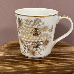 Honeycomb Bee Mug Lesser And Pavey Fine China White & Gold - Picture 1 of 7