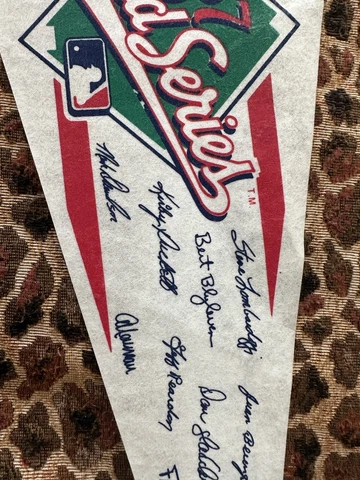Vintage Minnesota Twins 1987 World Series Champions MLB Team Official Pennant Cover