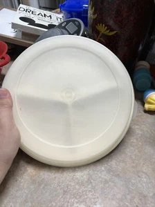 Anchor Hocking 9" Divided MicroWare Plate PM 486 & Microwave Cover Leftovers - Picture 1 of 4