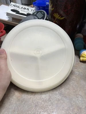Anchor Hocking 9" Divided MicroWare Plate PM 486 & Microwave Cover Leftovers - Image 1 of 4
