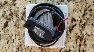 KEYENCE FS-V21RP DUAL DIGITAL FIBER SENSOR  - Image 1 of 4