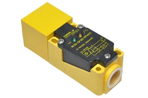 TURCK COMBI-PROX inductive sensor Ni35-CP40-VP4X2, sn=35mm PNP 200mA 10-65VDC - Picture 1 of 4