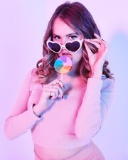 DEBBY RYAN 8x10 PHOTO *