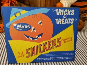 PRIMITIVE RETRO VINTAGE MODERN STYLE HALLOWEEN SNICKERS CANDY BOX STORE SIGN - Picture 1 of 10