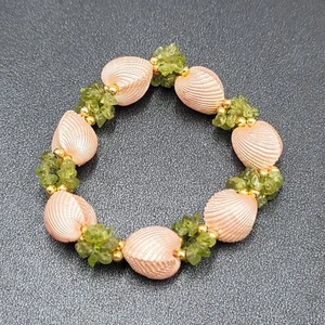 Pulsera Real Seashell Pintado Rosa Verde Chip Gemas Elástico 7" - Imagen 1 de 7