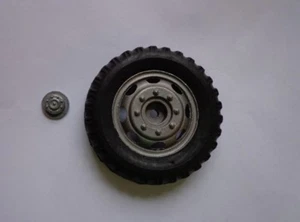 1 ricambio ruota anteriore con cerchio in metallo camion Wehrmacht 3 tonnellate 1:16 - Foto 1 di 1