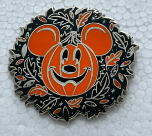 Mickey Mouse Disney Halloween Wreath Pumpkin Tack Pin