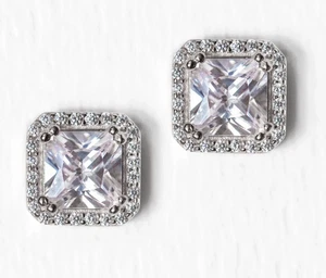 Classic Sparkly Simulated Radiant Cut 1.95 CT Sapphire Beautiful Stud Earrings - Foto 1 di 8