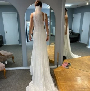 1 Tier bridal Veil with pearls long length veil ivory and white - Picture 1 of 7
