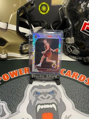 2019-20 Panini Hoops Premium Stock Dylan Windler Silver Scope Rookie Card No.221 - Image 1 of 2