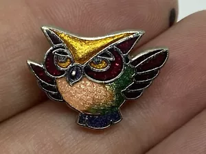 Owl Bird Lapel Pin Wings Raised - Picture 1 of 1