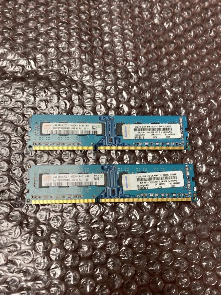 Hynix HMT351U6CFR8C-H9 8GB (4GBx2) PC3-10600U 240-Pin DDR3 Memory - Image 1 of 4