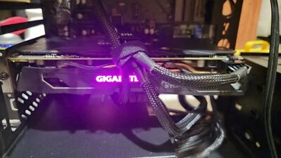GIGABYTE AMD Radeon RX 570 4GB [NEVER OVERCLOCKED] - Image 1 of 4