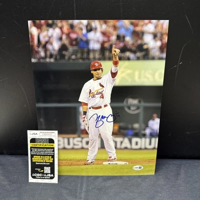 Foto autografiada por Yadier Molina de los Cardenales de San Luis 11x14 firmada certificado de autenticidad JSA Foto 1 de 4