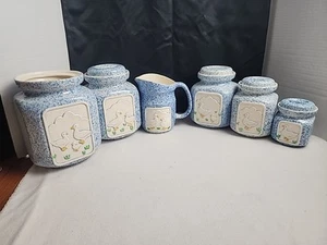 Vintage Keramik Handwerk blau Schwammgeschirr 5 Kanister mit Enten Gänse und Krug - Bild 1 von 24