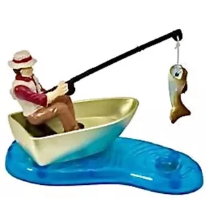 Fisher Action Cake Topper Alberi Pesci Decorazione DecoPac 16334 Pescatore Pesca - Foto 1 di 4