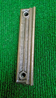 GUARDABARROS DE HIERRO FUNDIDO 4 1/2" PARA BLOQUEO DE LLANTA - REPRODUCCIÓN (33301) Foto 1 de 4