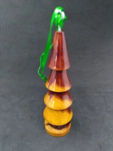 Albero di Natale vintage in legno intagliato a mano ornamento da appendere 4,25" arte popolare rustico - Foto 1 di 9