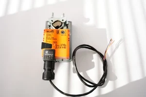 Belimo 20-0042 Electric Ball Valve Actuator 24V AC/DC | 90 In-Lb / 10Nm - Picture 1 of 7