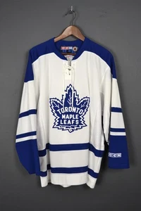 Jersey blanco Toronto Maple Leafs vintage talla L CCM hecho en Canadá - Imagen 1 de 8