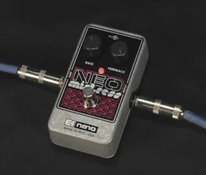 Pedal efecto para guitarra Electro-Harmonix Neo Mistress ¡Nuevo! - Imagen 1 de 1