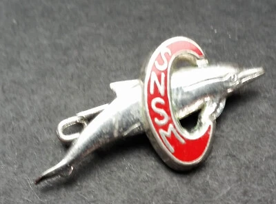 Broche représentant un dauphin "SNSM - Société Nationale de Sauvetage en Mer" - Photo 1/2
